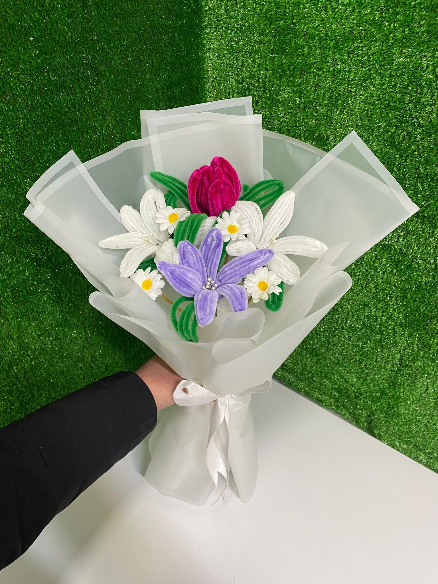 Renkli Şönil Lilyum & Papatya Buketi